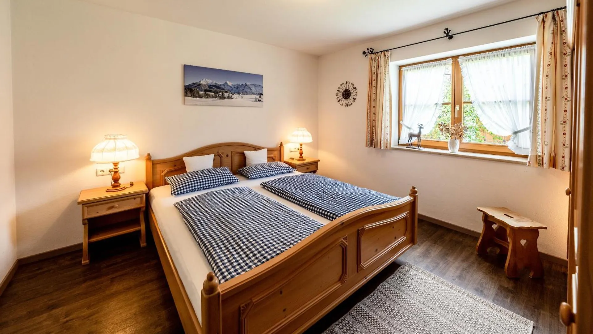 Apartment Ferienwohnungen Lara Wohnung 1 Wallgau